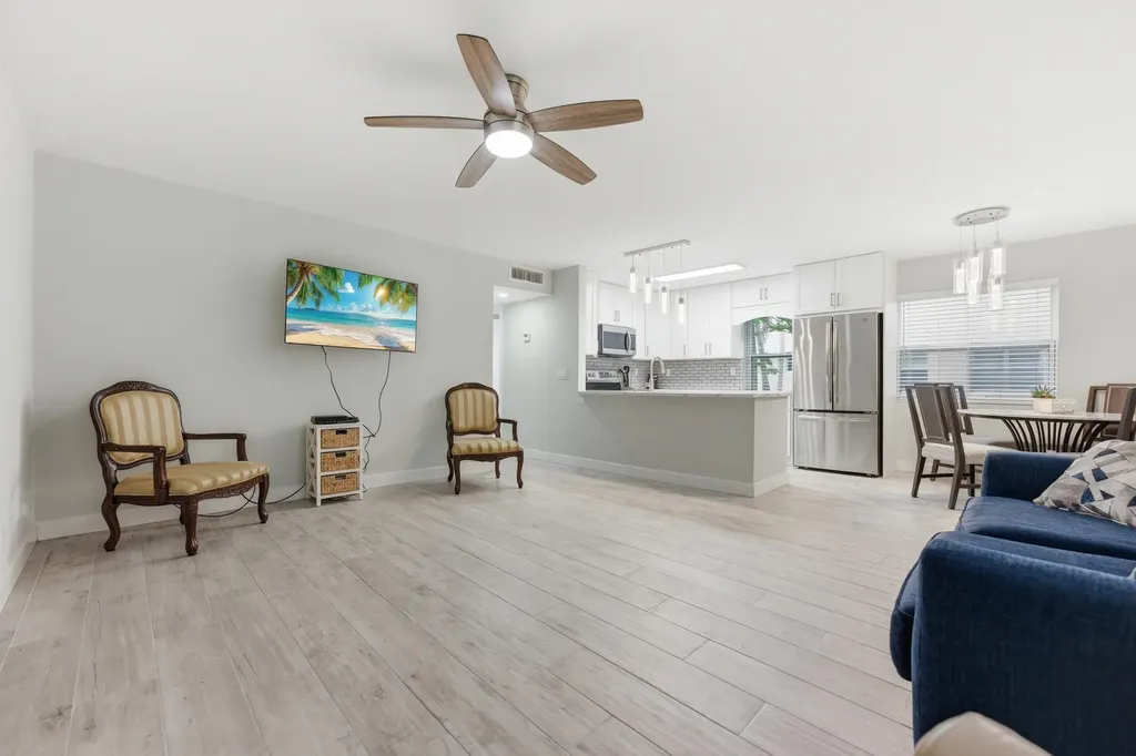 634 Normandy N Delray Beach FL 33484