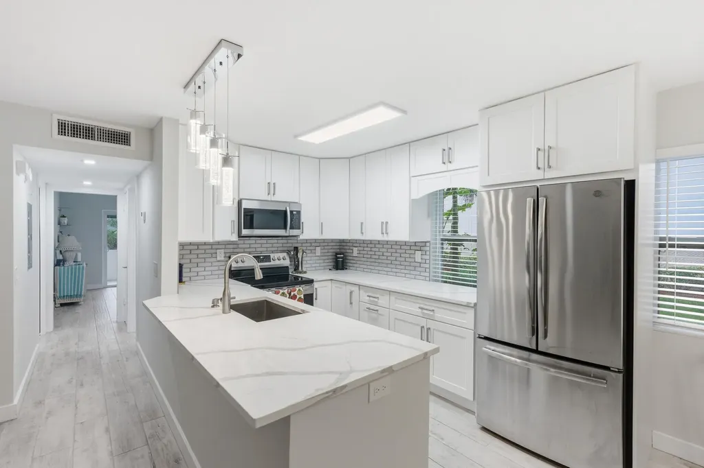 634 Normandy N Delray Beach FL 33484