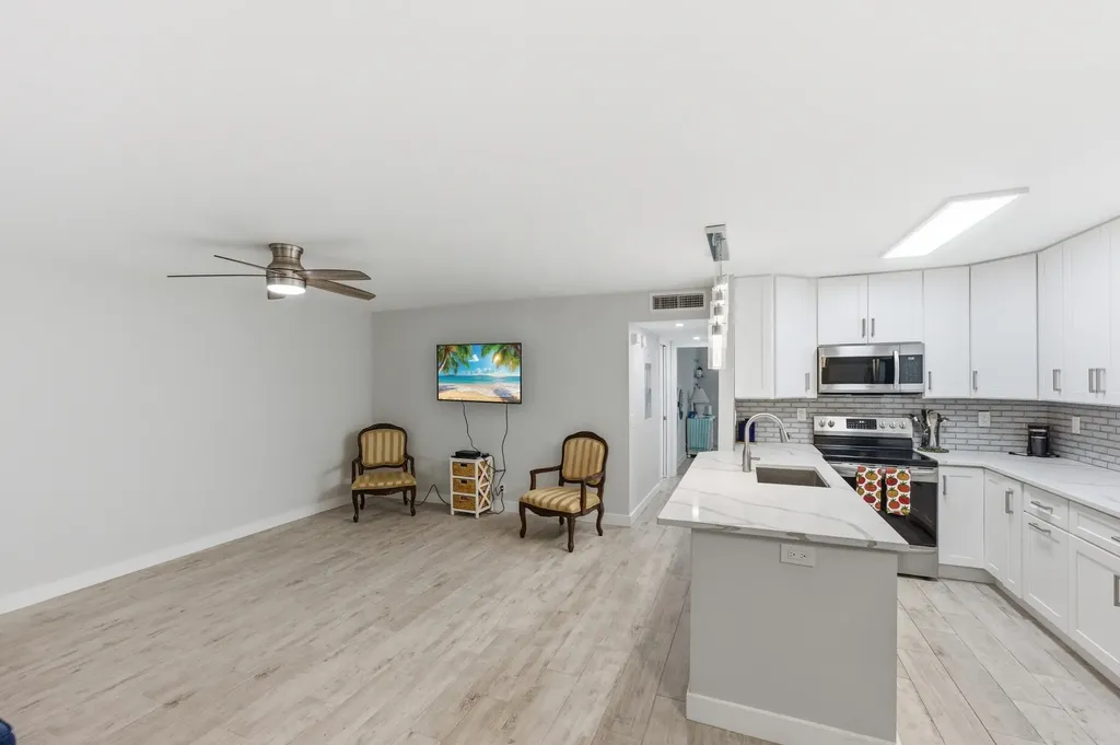 634 Normandy N Delray Beach FL 33484
