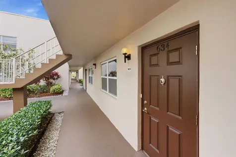 634 Normandy N Delray Beach FL 33484
