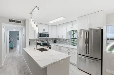 634 Normandy N Delray Beach FL 33484