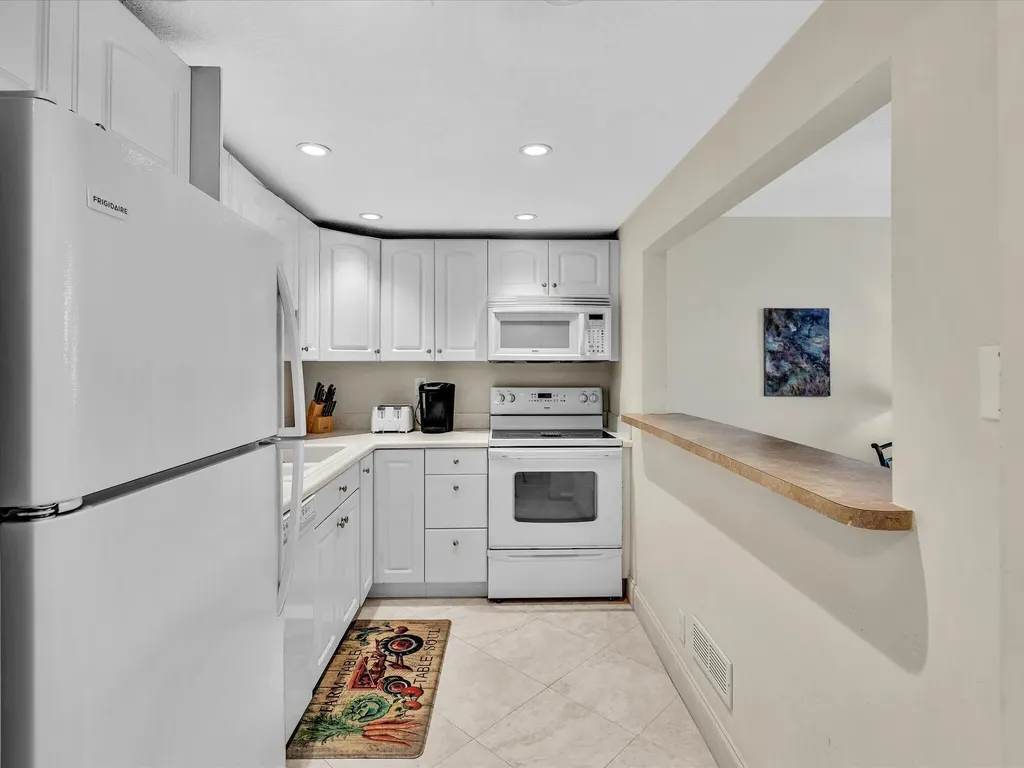 1421 S Ocean Boulevard Pompano Beach FL 33062