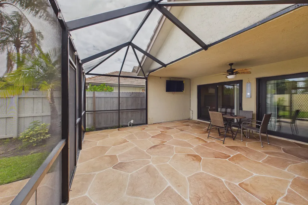 169 Executive Circle Boynton Beach FL 33436