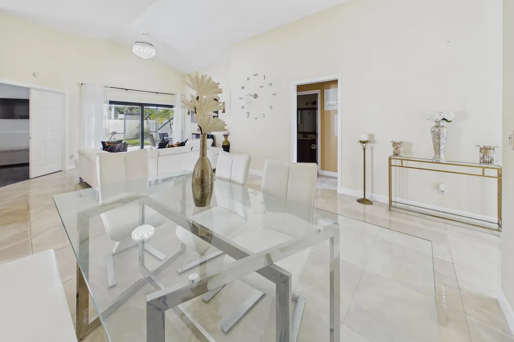 169 Executive Circle Boynton Beach FL 33436