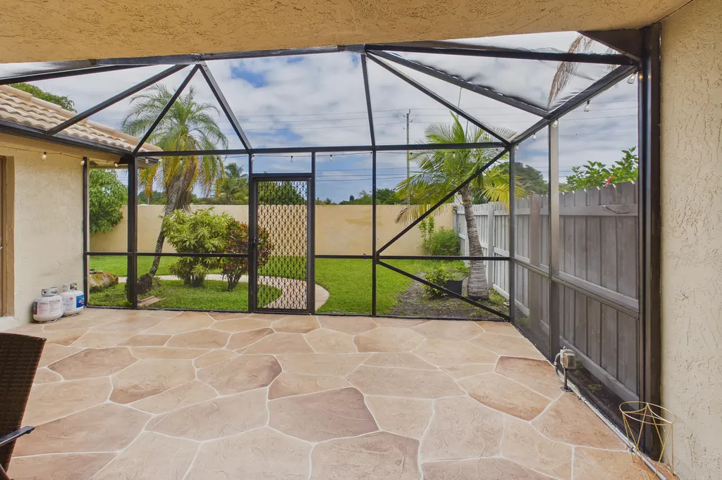 169 Executive Circle Boynton Beach FL 33436