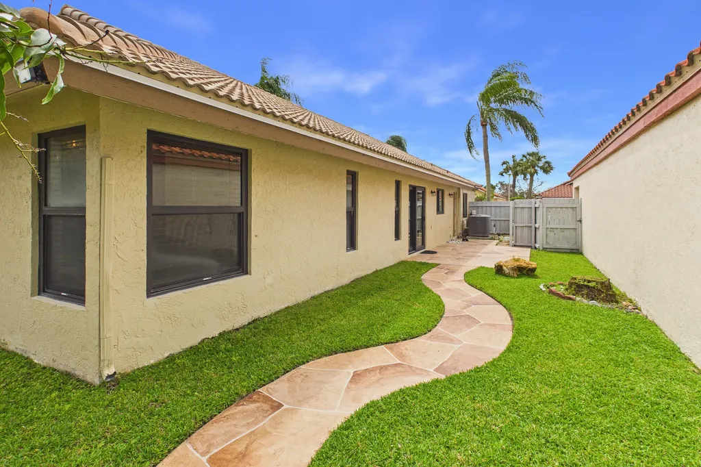 169 Executive Circle Boynton Beach FL 33436