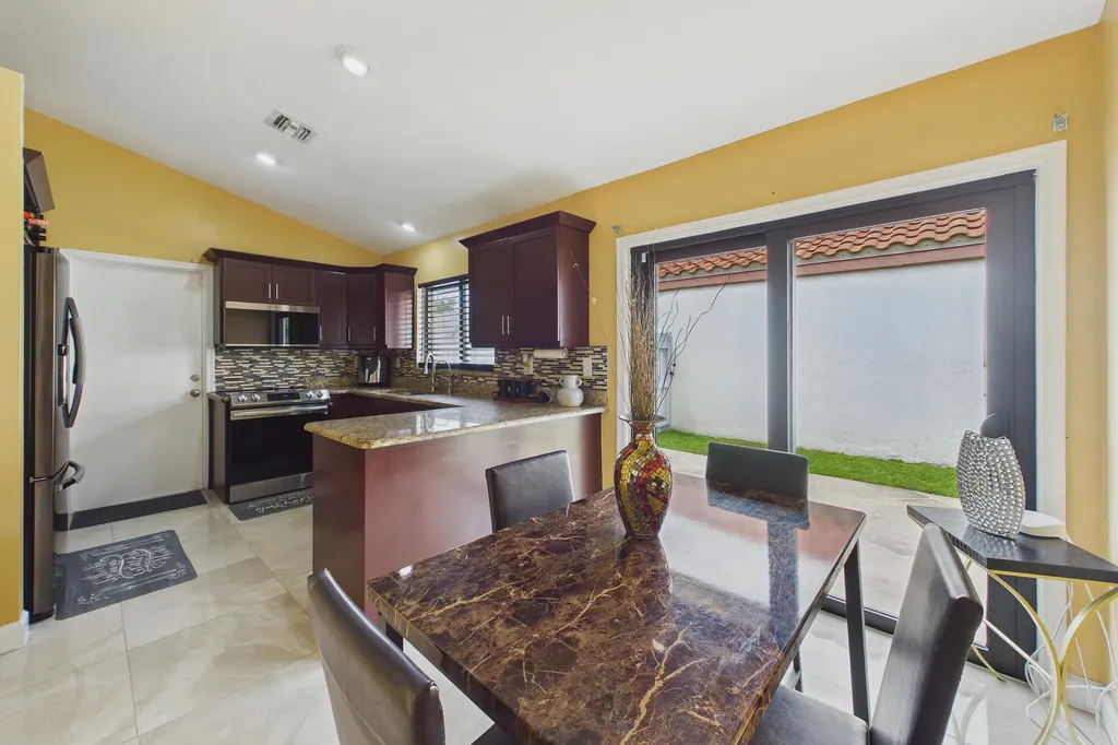 169 Executive Circle Boynton Beach FL 33436