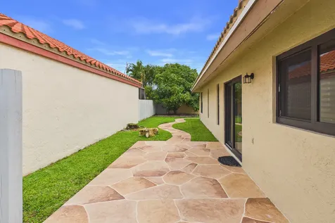 169 Executive Circle Boynton Beach FL 33436