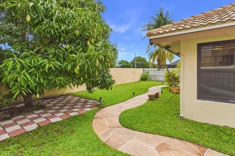 169 Executive Circle Boynton Beach FL 33436