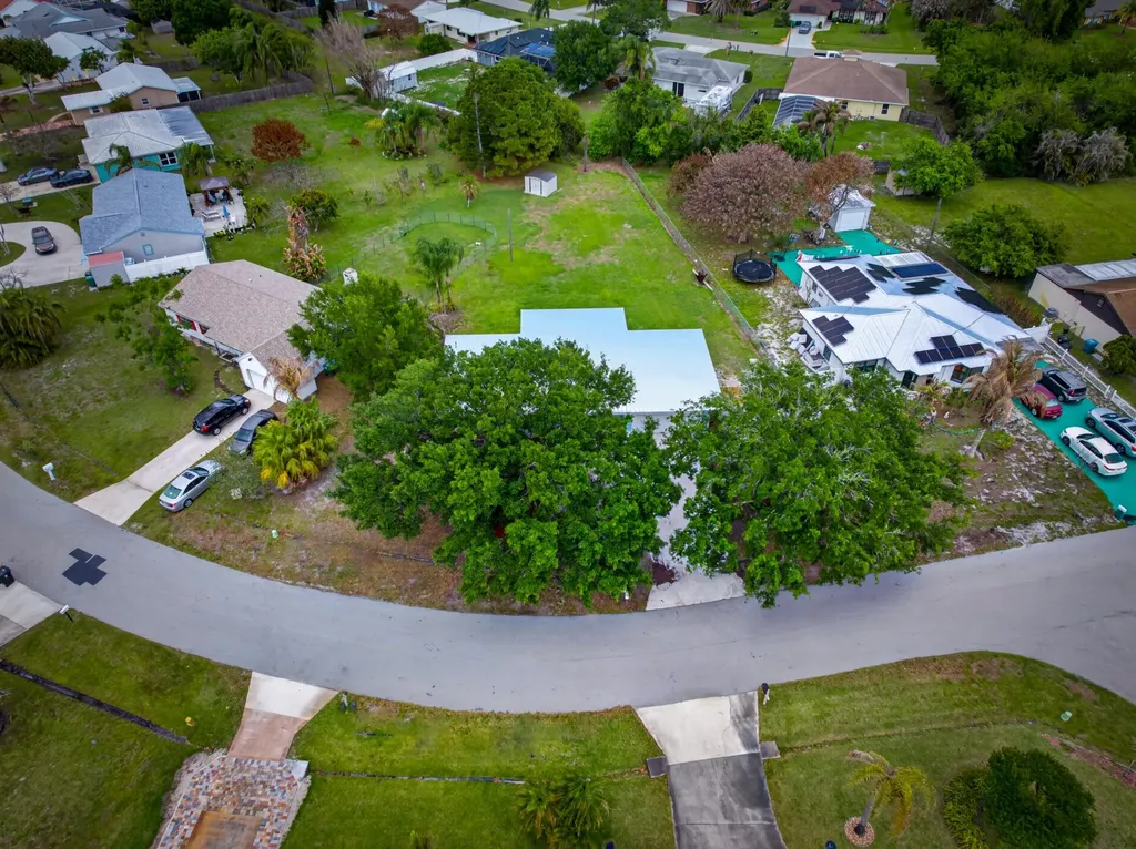 1451 SE Grapeland Avenue Port St Lucie FL 34952