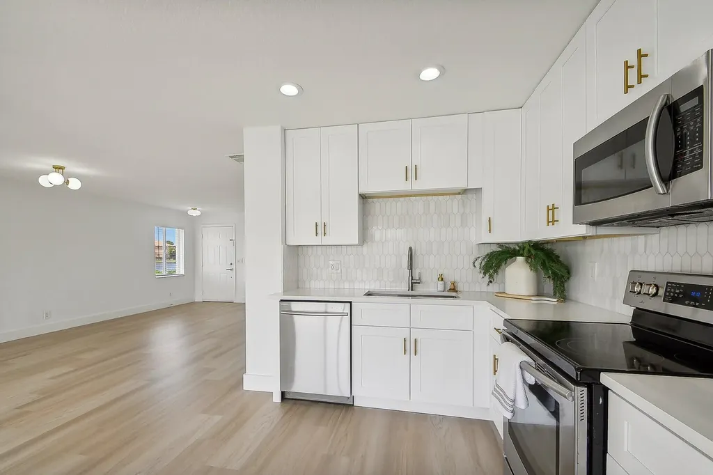 6224 Reynolds Street West Palm Beach FL 33411