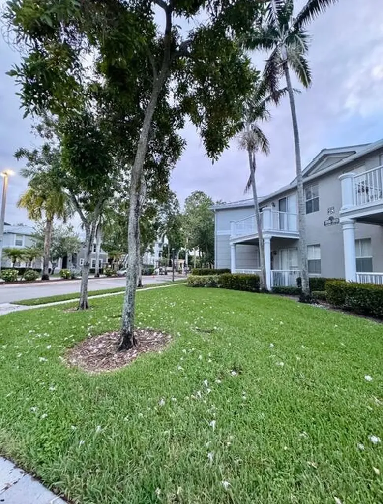1015 Shoma Drive Royal Palm Beach FL 33414
