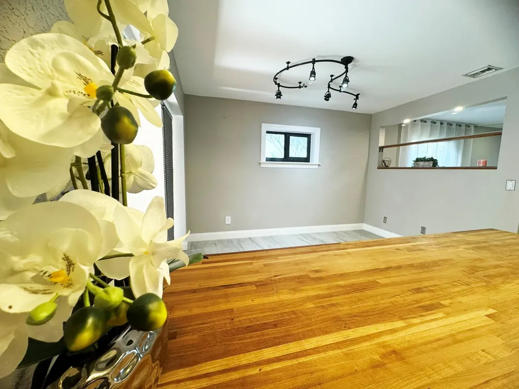 321 Sandtree Drive Palm Beach Gardens FL 33403