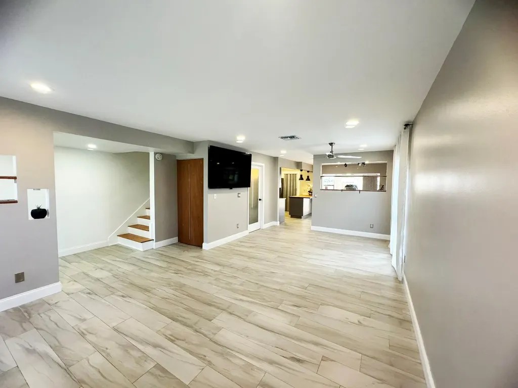321 Sandtree Drive Palm Beach Gardens FL 33403