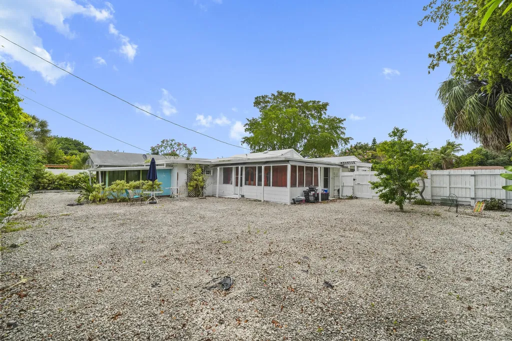 1005 NE 17th Street Fort Lauderdale FL 33305