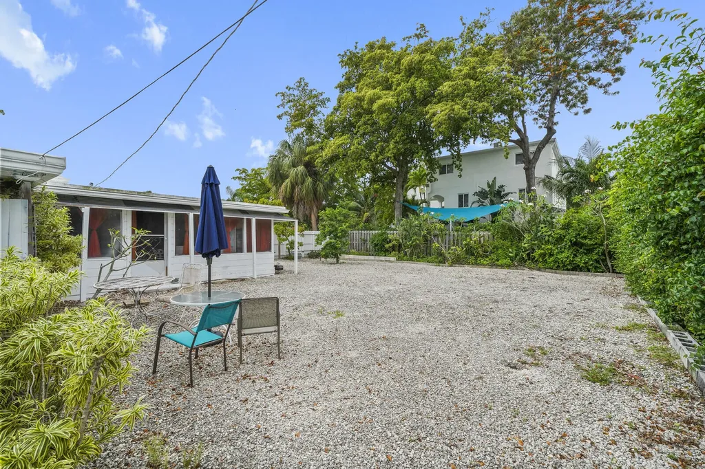 1005 NE 17th Street Fort Lauderdale FL 33305