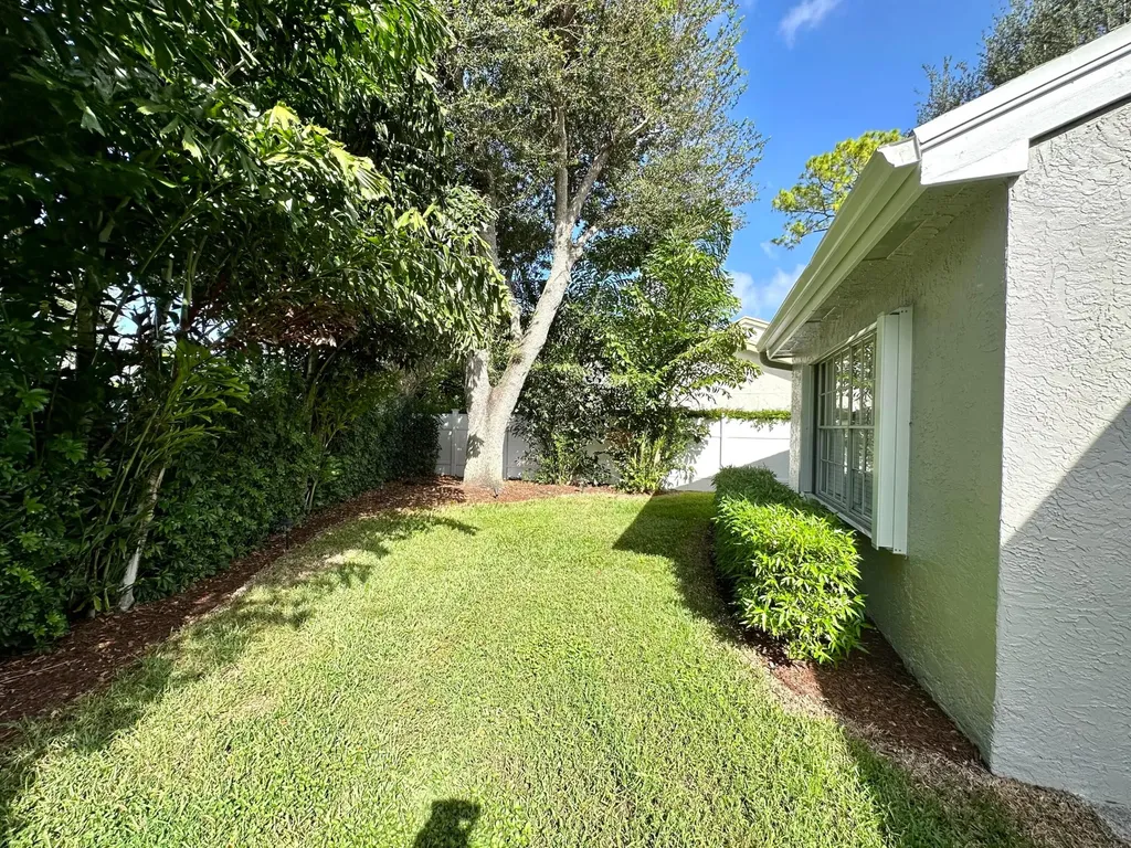 1000 Lake Breeze Drive Wellington FL 33414