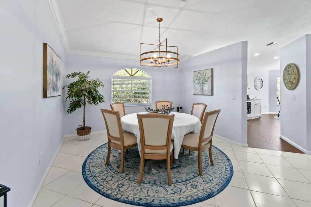 252 Legendary Circle Palm Beach Gardens FL 33418