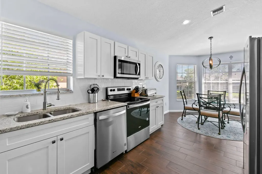 252 Legendary Circle Palm Beach Gardens FL 33418