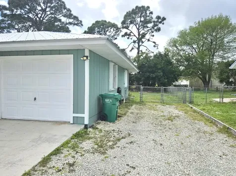 6105 Spruce Drive Fort Pierce FL 34982