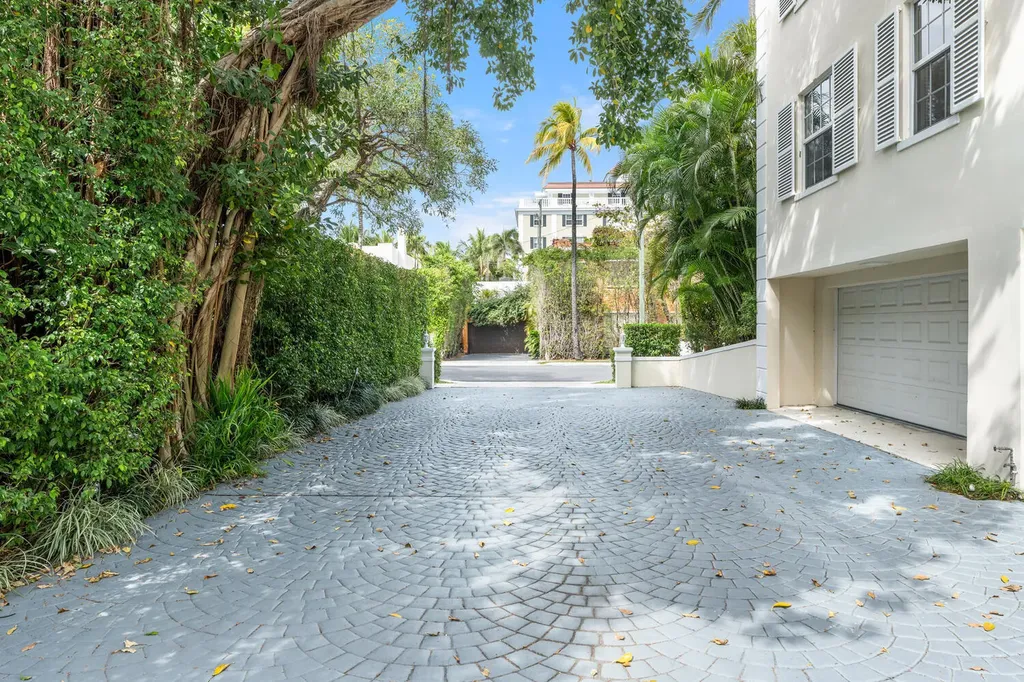 350 Cocoanut Row Palm Beach FL 33480