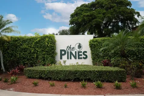 2244 White Pine Circle Greenacres FL 33415