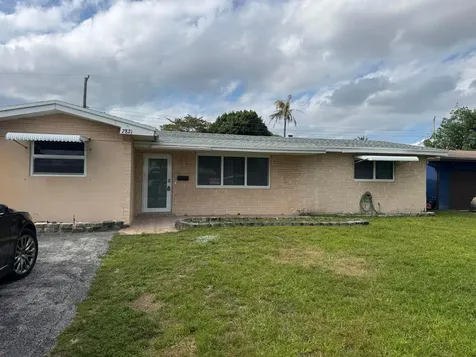 7821 NW 14th Street Pembroke Pines FL 33024