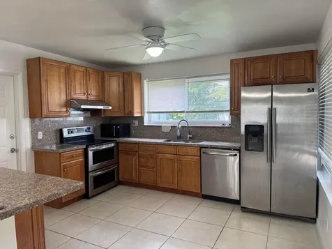 7821 NW 14th Street Pembroke Pines FL 33024