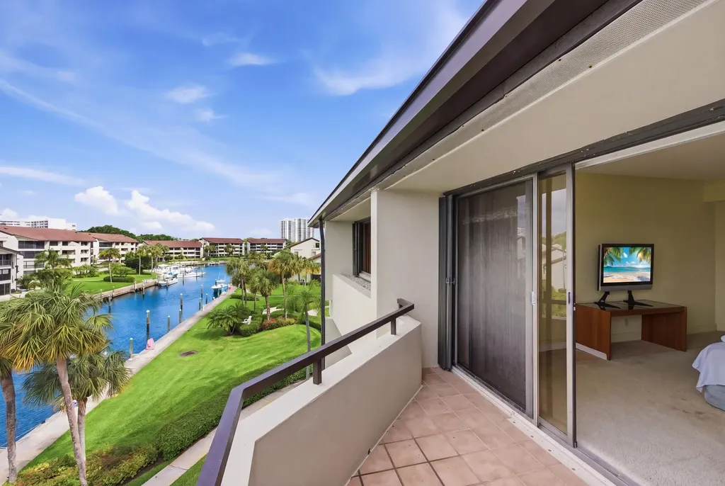 1109 E Marine Way E North Palm Beach FL 33408