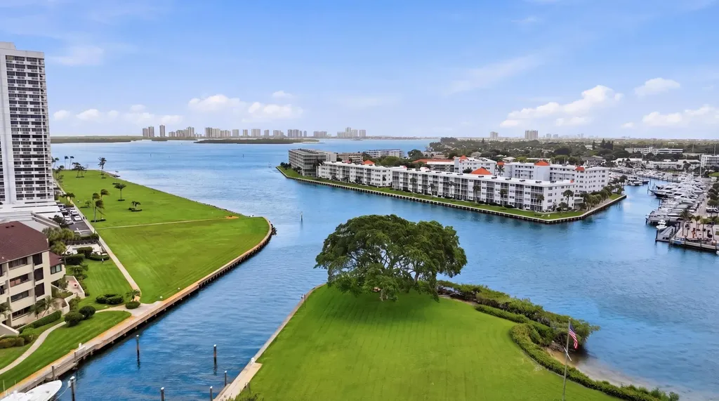 1109 E Marine Way E North Palm Beach FL 33408