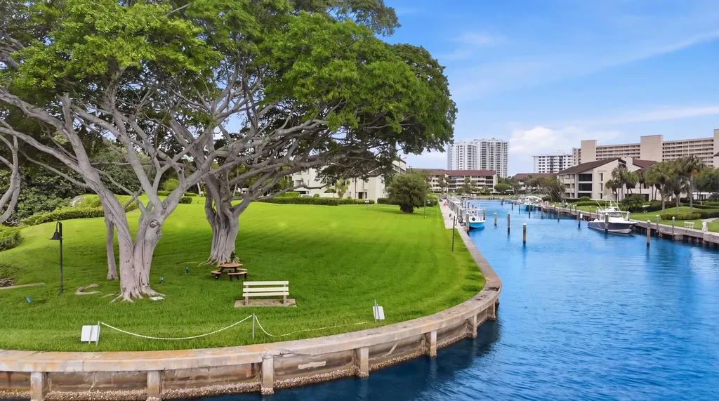 1109 E Marine Way E North Palm Beach FL 33408