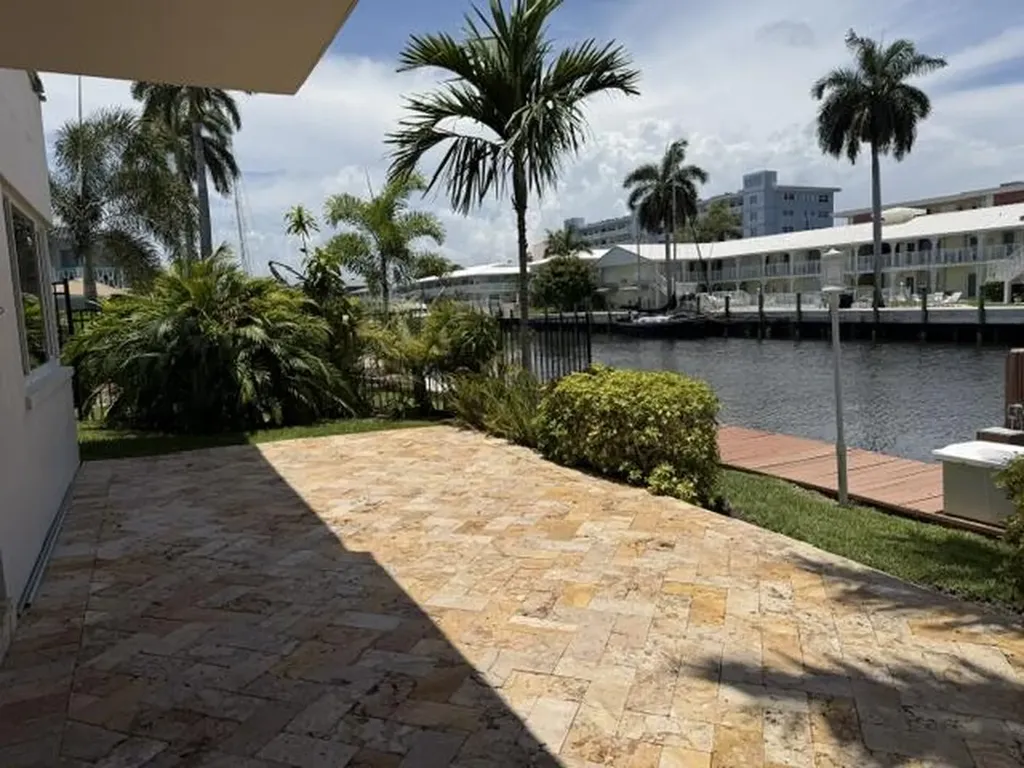 2857 NE 32nd Street Fort Lauderdale FL 33306
