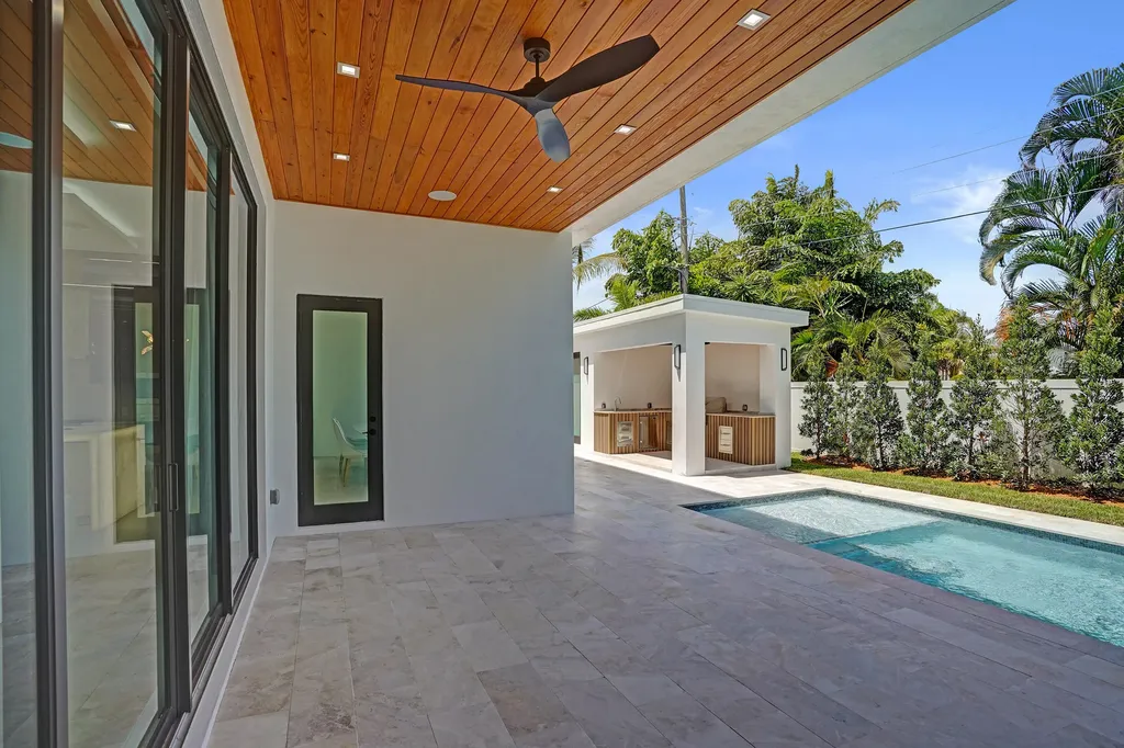 365 NE 3rd Street Boca Raton FL 33432