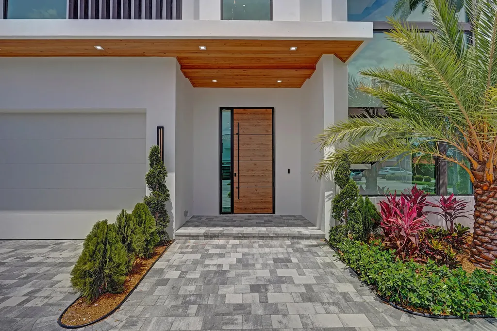 365 NE 3rd Street Boca Raton FL 33432