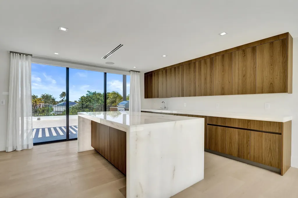 365 NE 3rd Street Boca Raton FL 33432