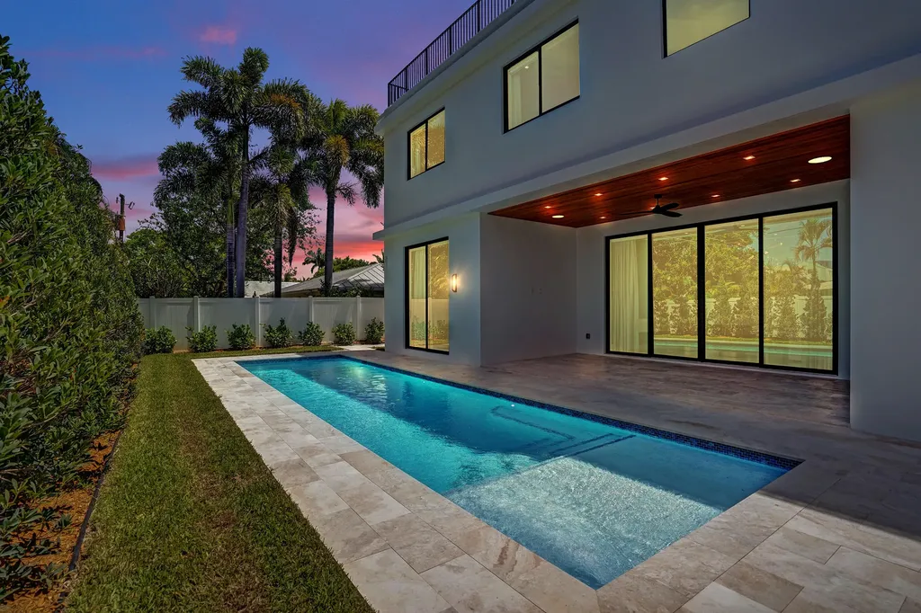 365 NE 3rd Street Boca Raton FL 33432