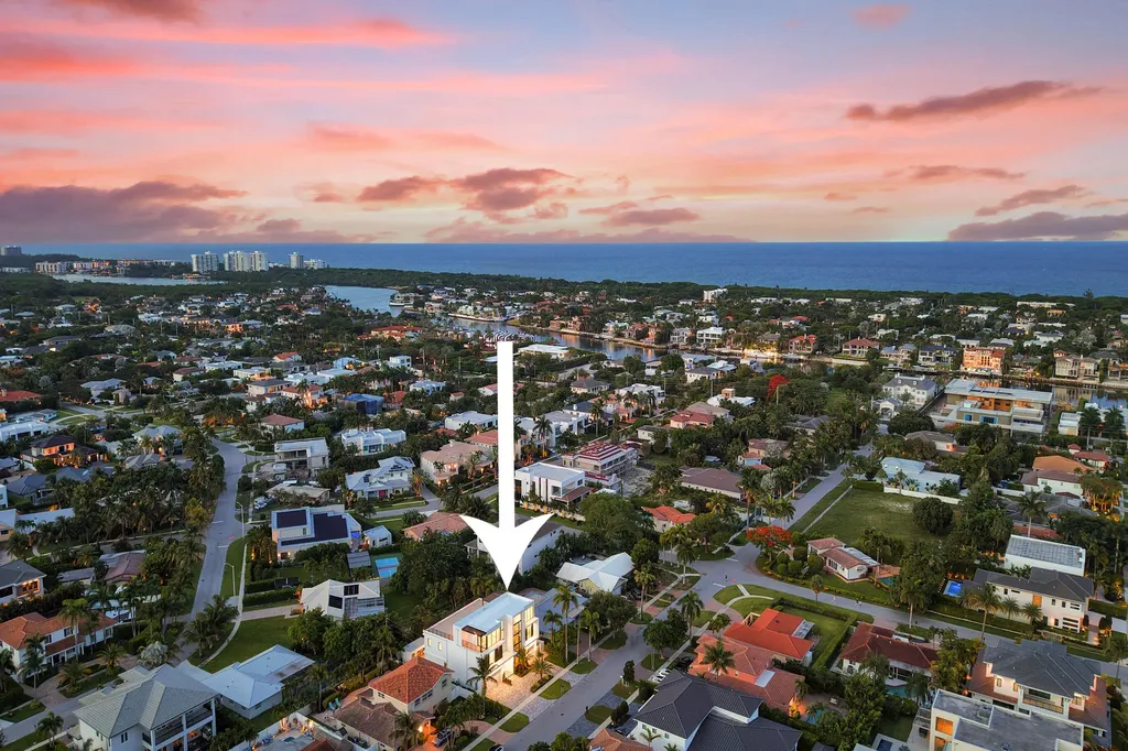 365 NE 3rd Street Boca Raton FL 33432