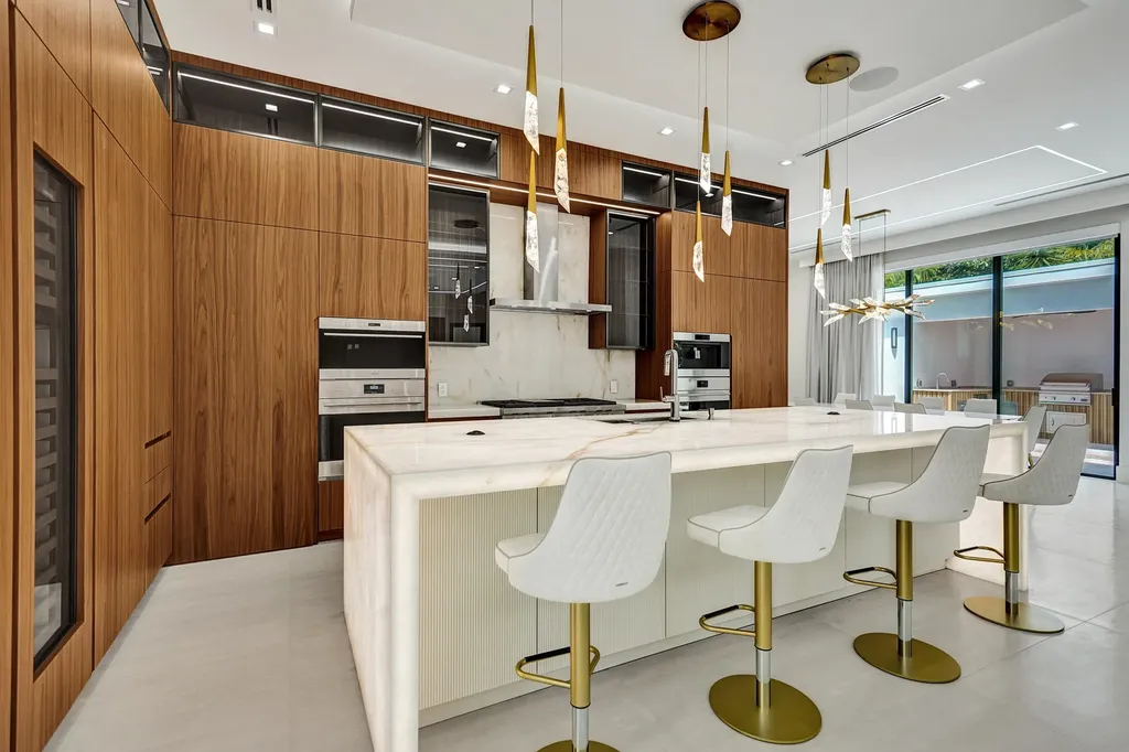 365 NE 3rd Street Boca Raton FL 33432