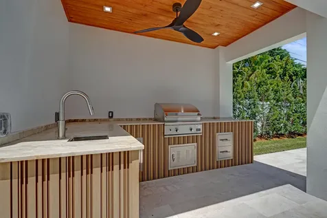 365 NE 3rd Street Boca Raton FL 33432