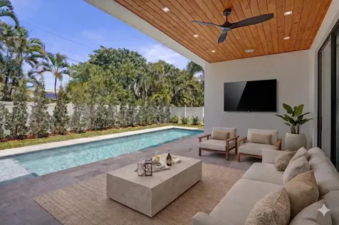 365 NE 3rd Street Boca Raton FL 33432