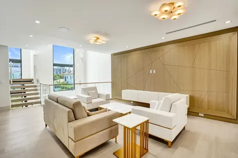 365 NE 3rd Street Boca Raton FL 33432