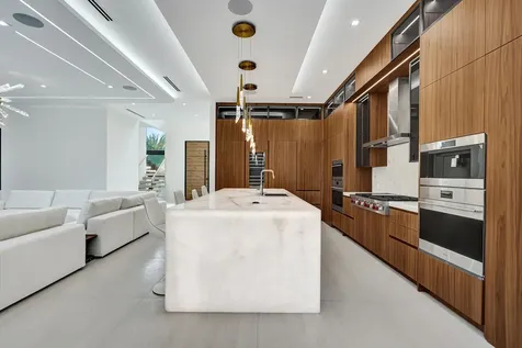 365 NE 3rd Street Boca Raton FL 33432