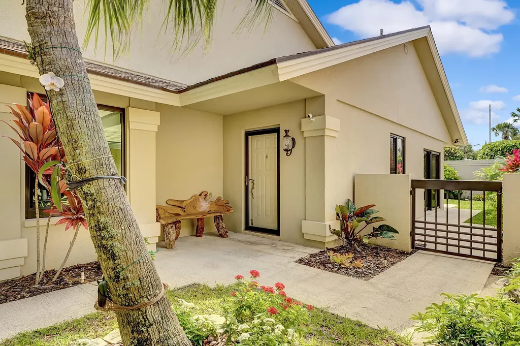 118 Ridge Road Jupiter FL 33477