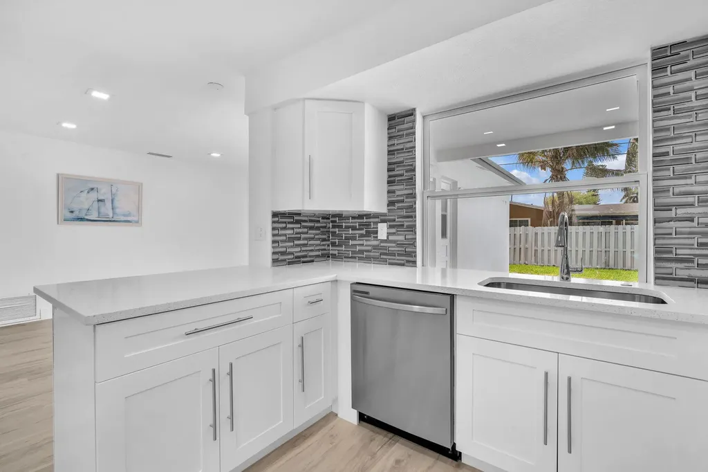 9490 NW 20th Place Sunrise FL 33322