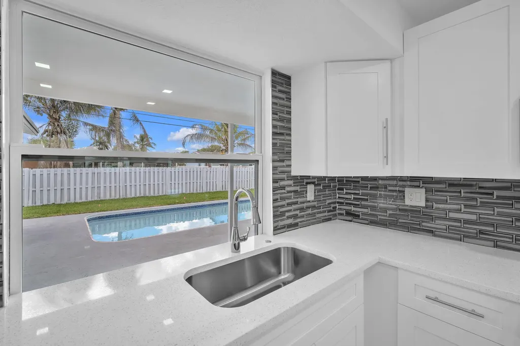 9490 NW 20th Place Sunrise FL 33322