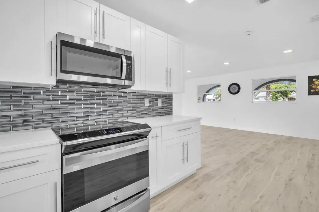 9490 NW 20th Place Sunrise FL 33322