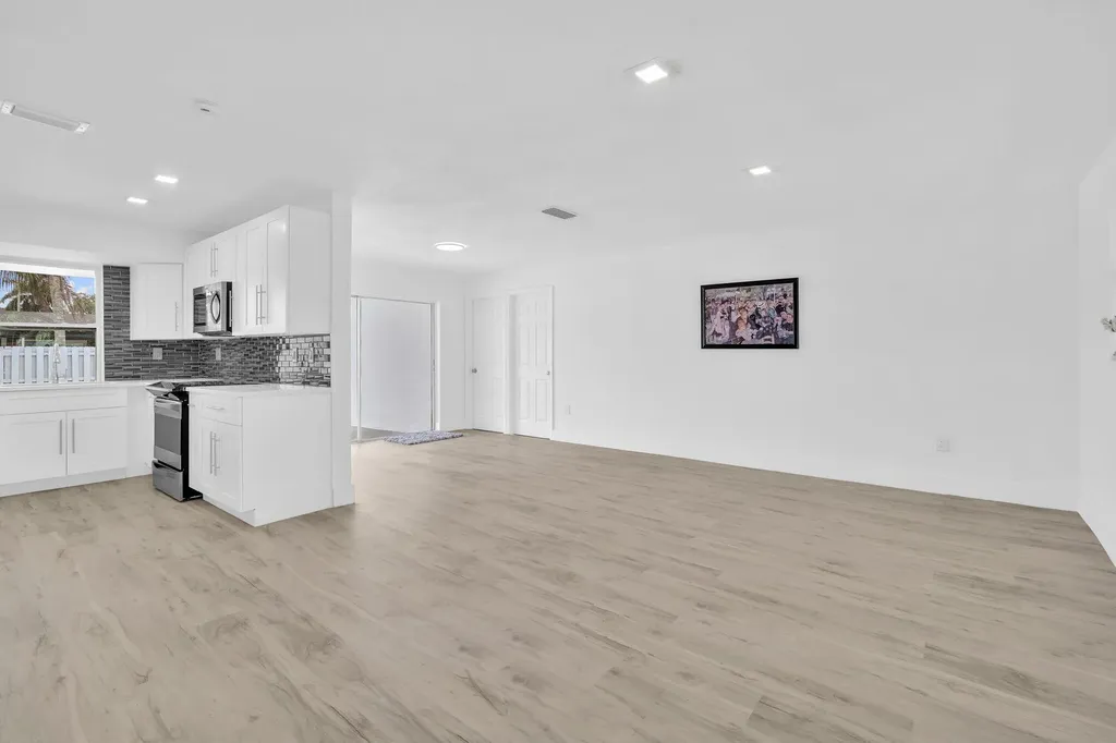 9490 NW 20th Place Sunrise FL 33322