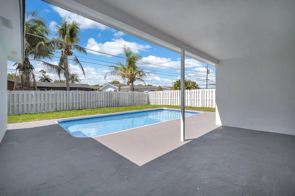 9490 NW 20th Place Sunrise FL 33322