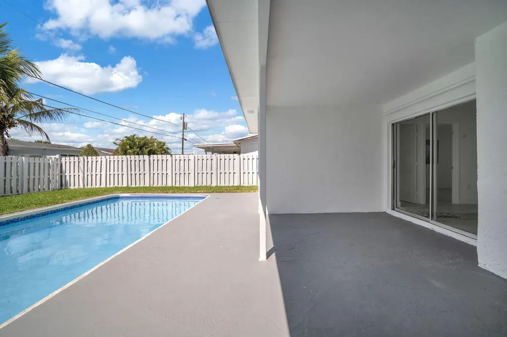 9490 NW 20th Place Sunrise FL 33322