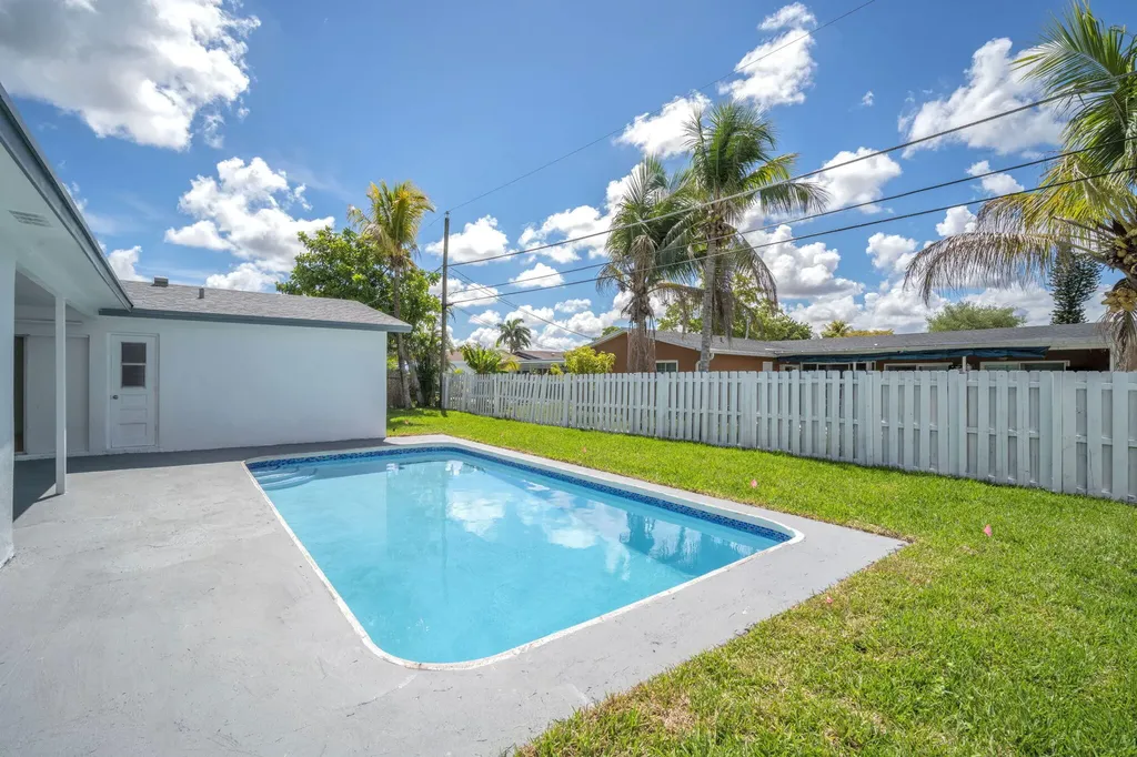 9490 NW 20th Place Sunrise FL 33322